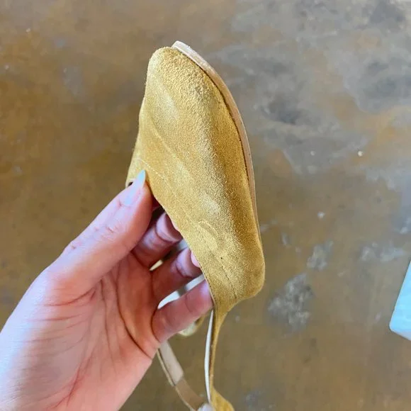 About Arianne Galo Slingback Low Heels - Picture 4 of 11